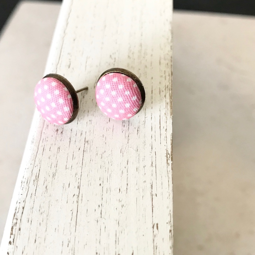 Polka dot pink and white studs 3/15